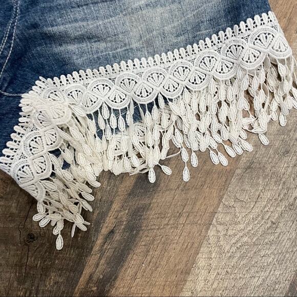 LEI denim and lace fringe shorts with belt - Picture 3 of 10